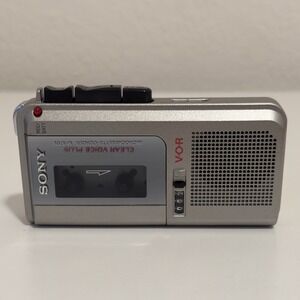 Sony M-570V Clear Voice Plus & VOR Microcassette Voice Recorder FOR PARTS/REPAIR